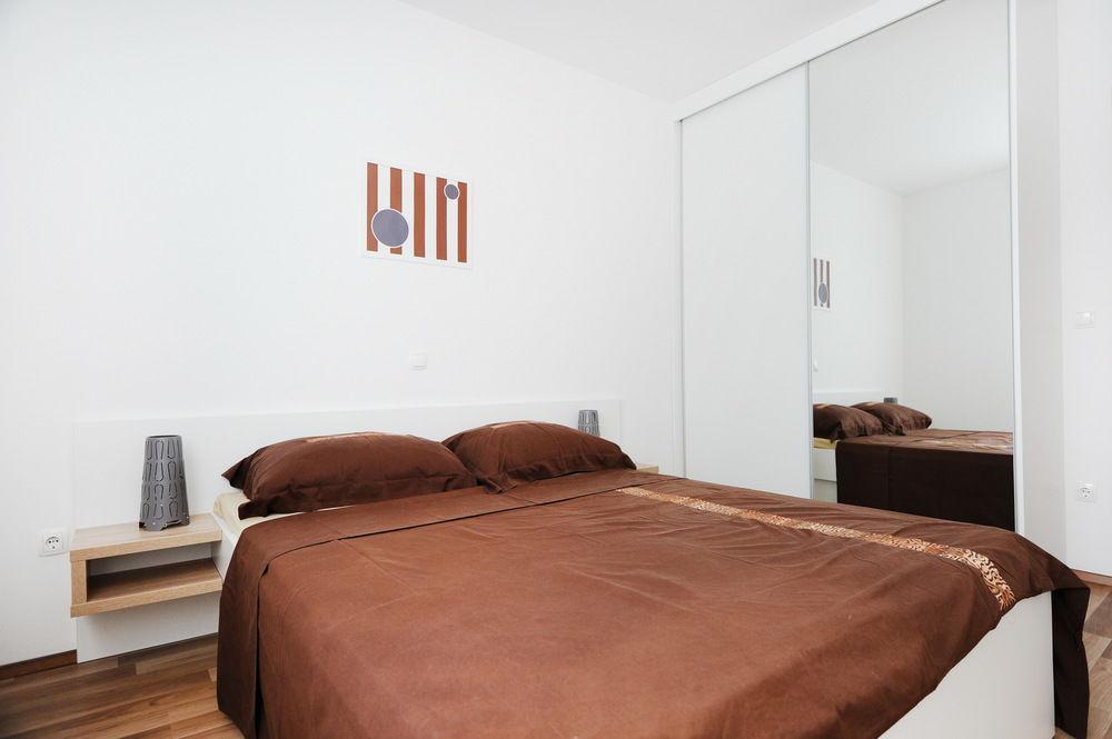 Apartments Hills ザダル エクステリア 写真