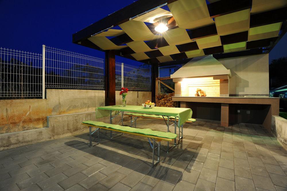 Apartments Hills ザダル エクステリア 写真