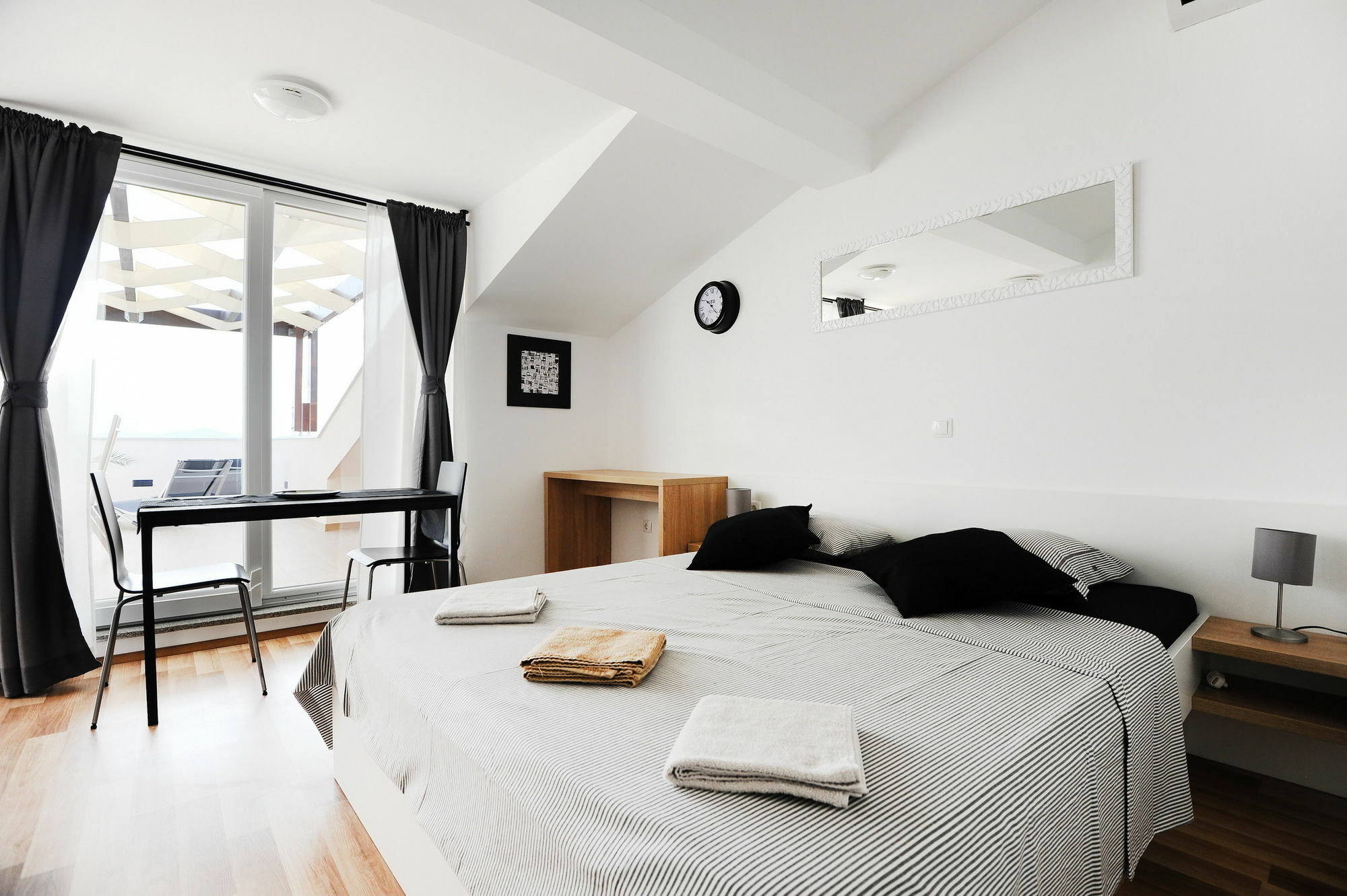 Apartments Hills ザダル エクステリア 写真